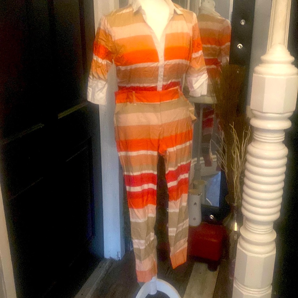 NewYork & Company stripped set! Gently worn